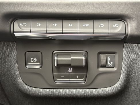New 2026 Cadillac Escalade ESV Platinum Sport w/ LPO, ONYX Package AWD/4WD image 32