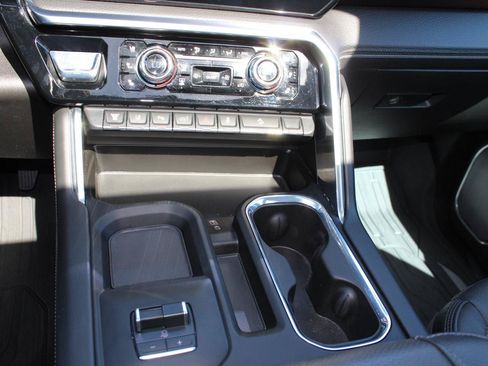 Used 2024 GMC Sierra 3500 Denali w/ Denali Reserve Package AWD/4WD image 20