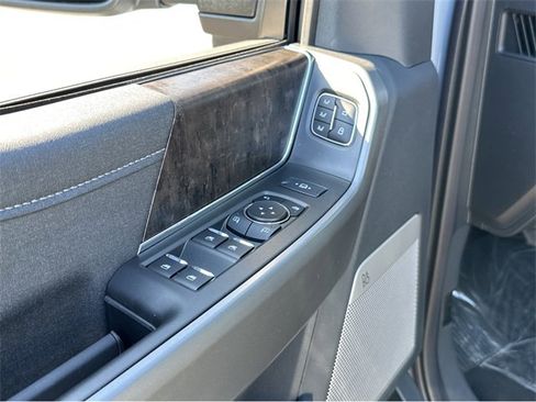 New 2025 Ford F250 Lariat w/ Lariat Ultimate Package image 40