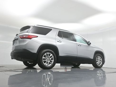 Used 2021 Chevrolet Traverse LT image 51