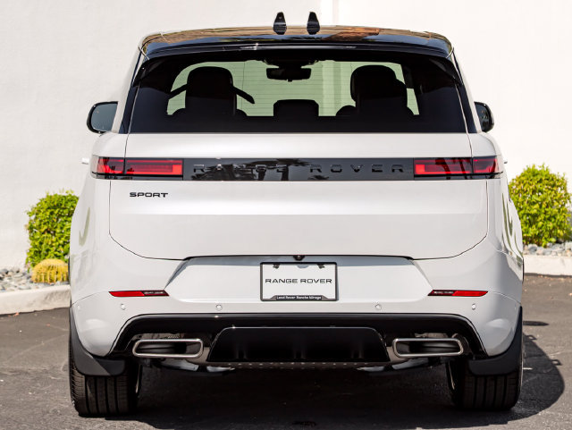 New 2026 Land Rover Range Rover Sport Dynamic SE AWD/4WD image 11