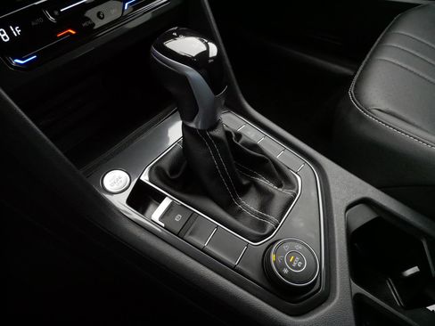 Certified 2023 Volkswagen Tiguan SE image 24