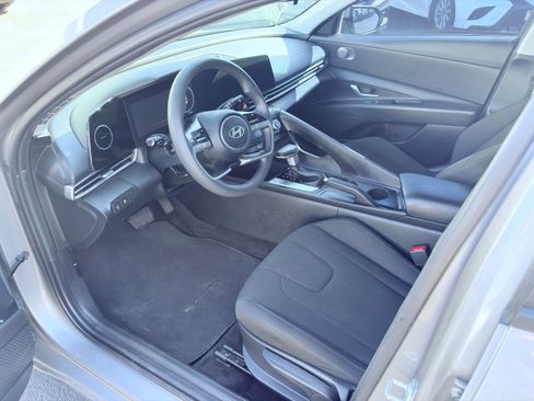 Used 2024 Hyundai Elantra SEL image 14