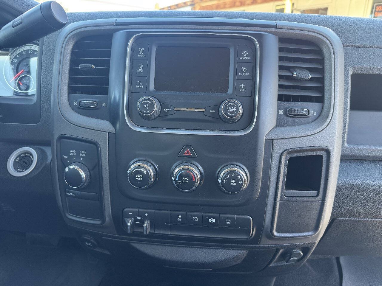 Used 2015 RAM 3500 Tradesman w/ Chrome Appearance Group AWD/4WD image 19