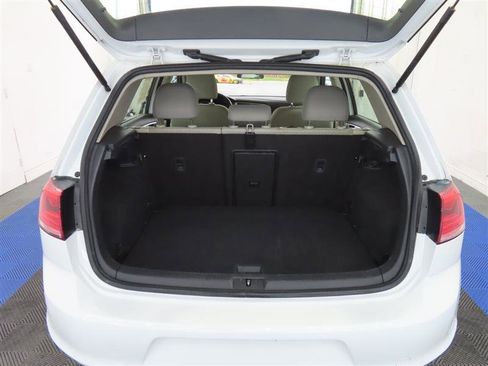 Used 2016 Volkswagen Golf S image 12