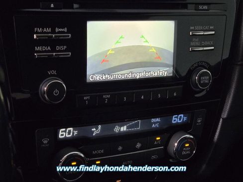 Used 2017 Nissan Rogue SV image 29