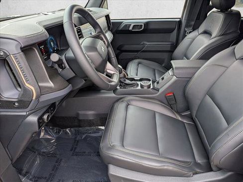 New 2025 Ford Bronco Badlands image 4