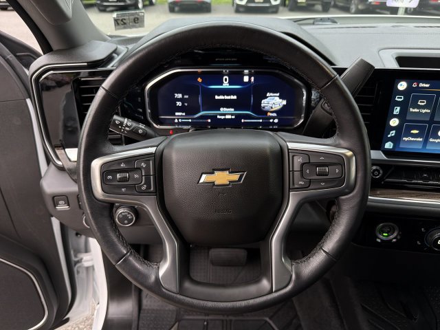 Used 2022 Chevrolet Silverado 1500 LT AWD/4WD image 18