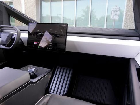 Used 2024 Tesla Cybertruck Cyberbeast AWD/4WD image 12