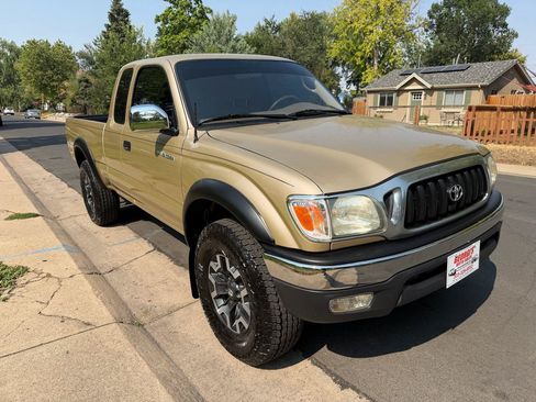Used 2004 Toyota Tacoma 4x4 Xtracab V6 w/ SR5 Pkg image 7