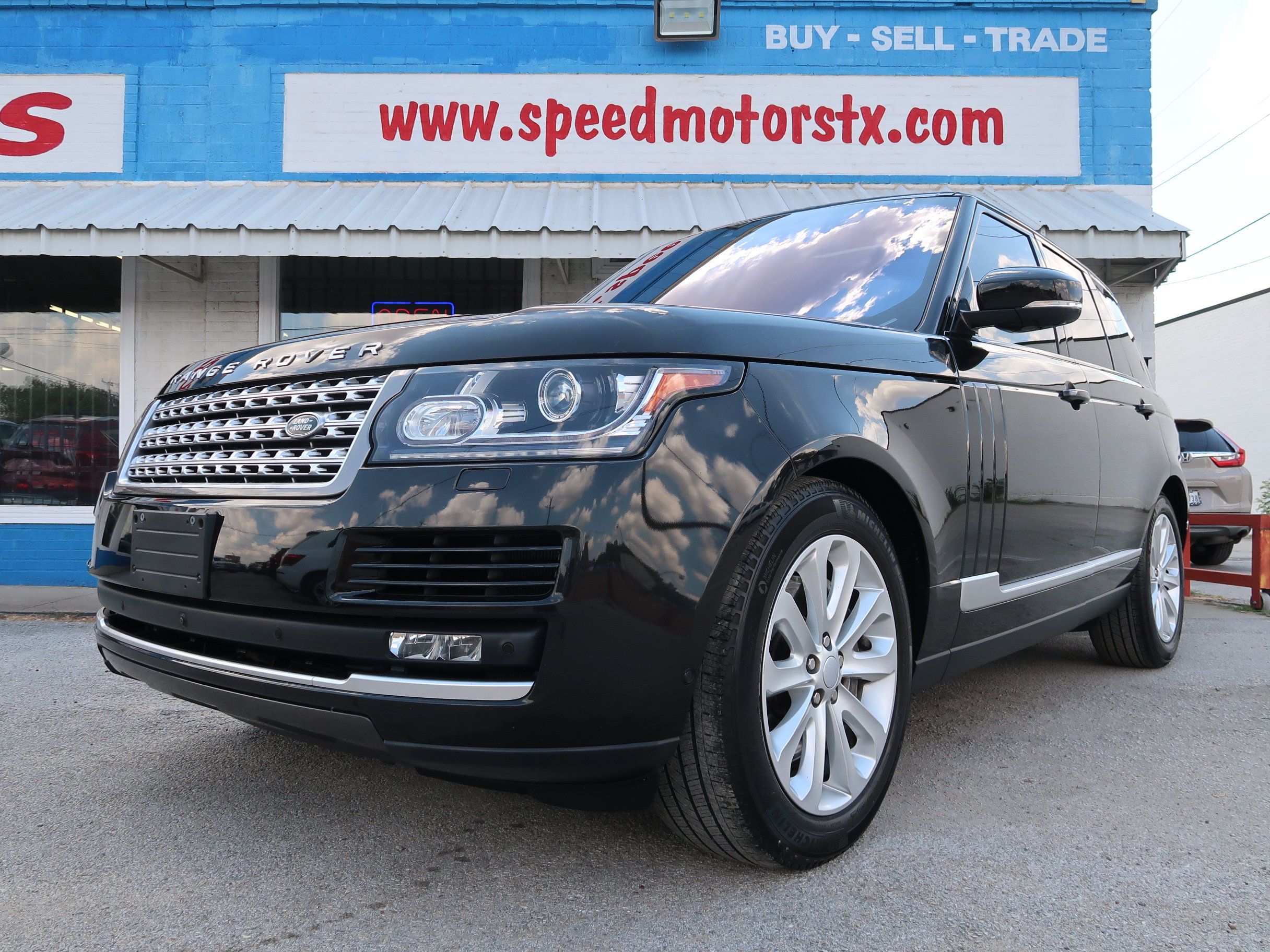 Used 2017 Land Rover Range Rover HSE AWD/4WD image 5