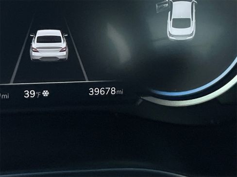 Used 2024 Genesis G70 2.5T image 33