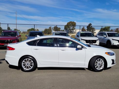 Used 2020 Ford Fusion SE image 4