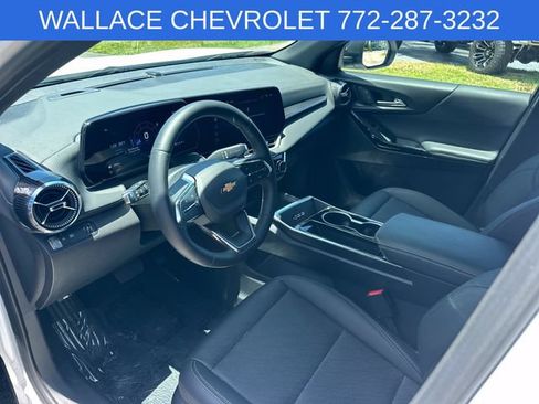Used 2025 Chevrolet Equinox LT w/ Convenience Package II FWD image 12