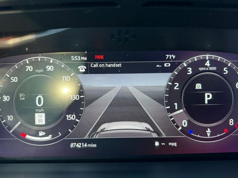 Used 2018 Land Rover Range Rover Sport HSE Dynamic image 18