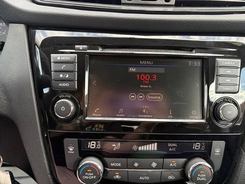 Used 2020 Nissan Rogue S AWD/4WD image 24