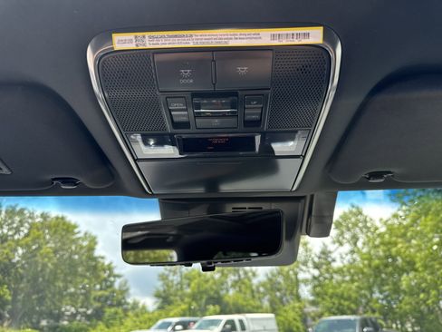 Used 2025 Lexus LX 700h F Sport image 23