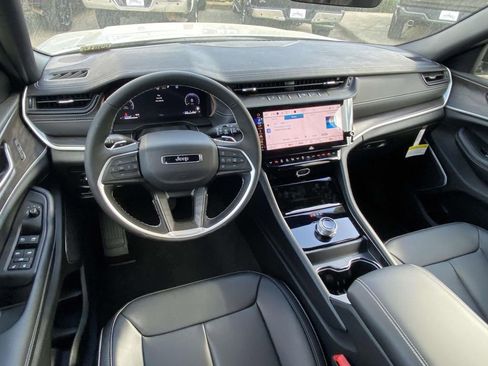 New 2026 Jeep Grand Cherokee L Limited RWD image 35