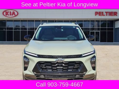 Used 2025 Chevrolet Trax ACTIV w/ Sunroof Package FWD image 2