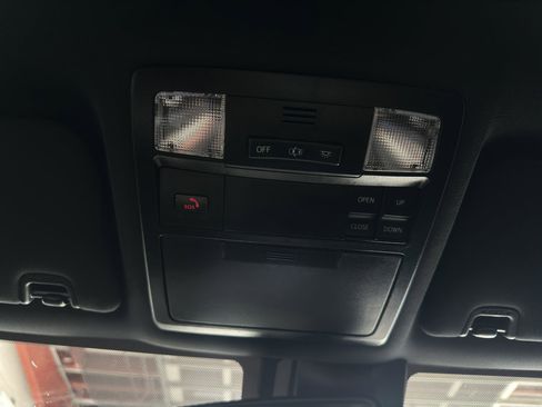 Used 2023 Toyota Tacoma Limited image 27