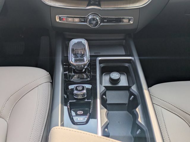Certified 2026 Volvo XC60 B5 Plus w/ Climate Package AWD/4WD image 26