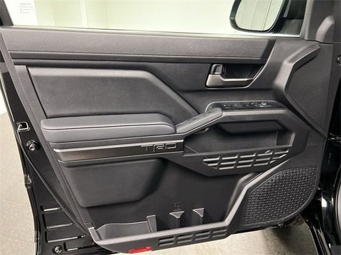 Used 2025 Toyota Tacoma TRD Off-Road image 20