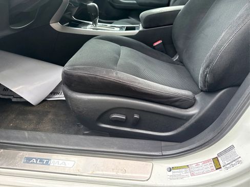 Used 2014 Nissan Altima 2.5 S FWD image 18