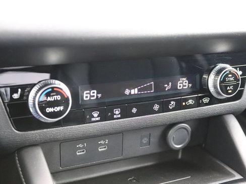 Used 2025 Mitsubishi Outlander SE AWD/4WD image 5