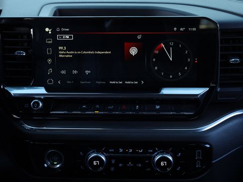 Used 2024 GMC Sierra 1500 SLT image 8