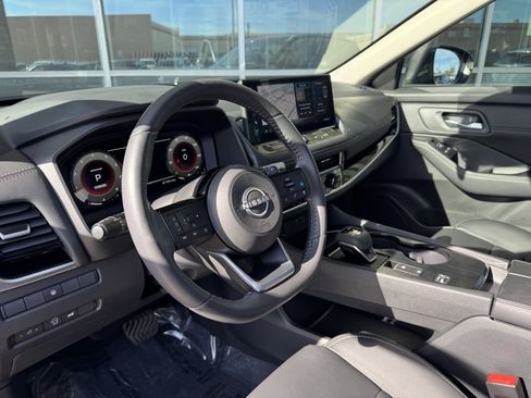 Used 2024 Nissan Rogue SL w/ SL Premium Package image 36