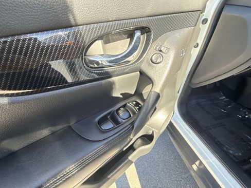 Used 2019 Nissan Rogue SL image 13