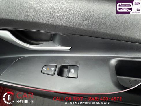 Used 2024 Hyundai Elantra Limited image 54