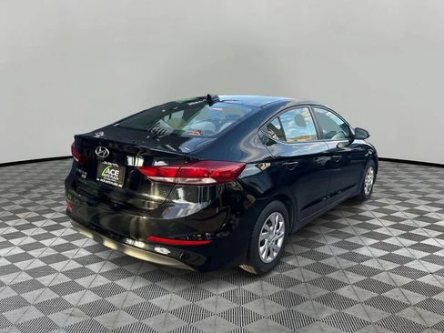 Used 2017 Hyundai Elantra SE FWD image 5