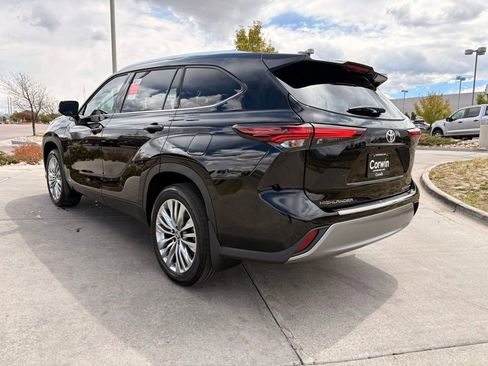 Used 2026 Toyota Highlander Platinum AWD/4WD image 5