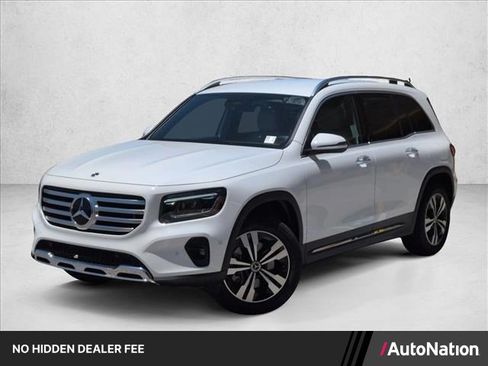 Used 2025 Mercedes-Benz GLB 250 4MATIC w/ Winter Package image 1