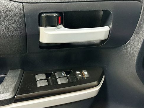 Used 2018 Toyota Tundra SR5 image 15