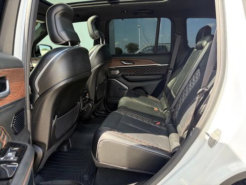 Used 2022 Jeep Grand Cherokee Summit w/ Adv Protech Group IV AWD/4WD image 17