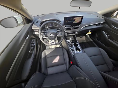 New 2025 Nissan Altima 2.5 SL image 13