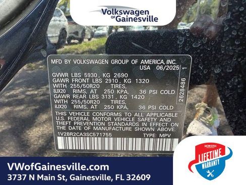 Used 2025 Volkswagen Atlas SEL AWD/4WD image 28