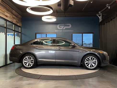 Used 2018 Ford Taurus Limited image 2