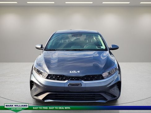 Used 2023 Kia Forte LXS FWD image 9