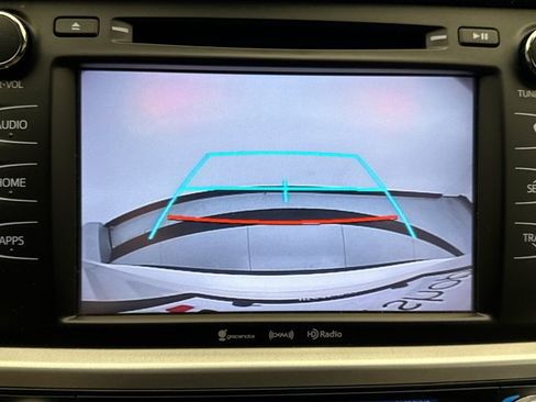 Used 2017 Toyota Highlander Plus AWD/4WD image 15