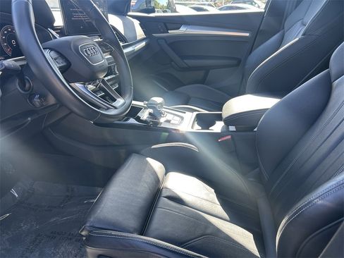 Used 2025 Audi Q5 2.0T Premium image 10