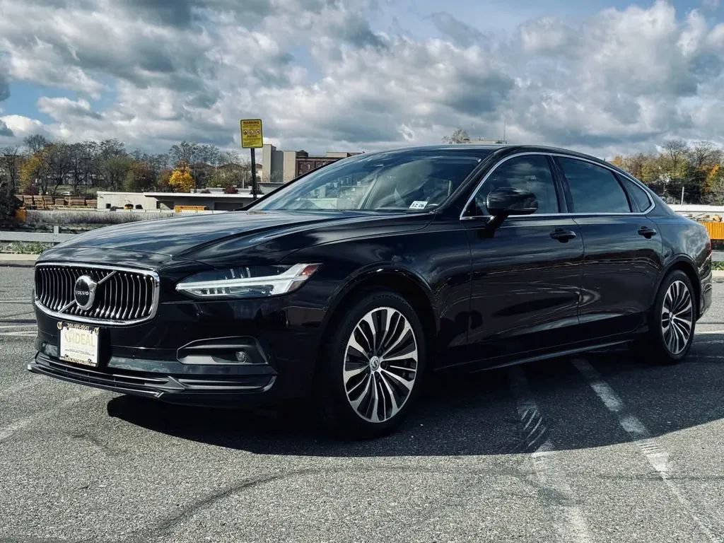 Used 2023 Volvo S90 B6 Plus AWD/4WD image 2