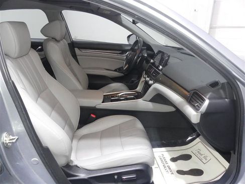 Used 2020 Honda Accord Touring image 22