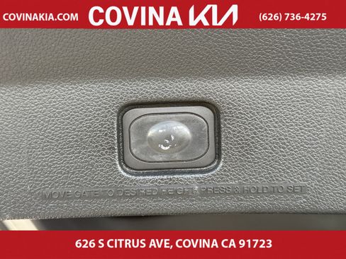 Used 2018 Ford Explorer XLT w/ Equipment Group 202A image 12