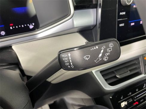 New 2025 Volkswagen Taos SE image 10