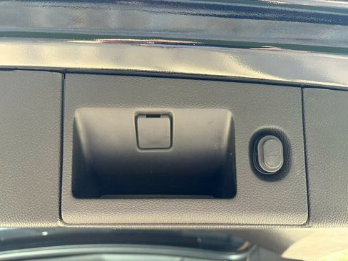Used 2019 Cadillac Escalade ESV Premium Luxury AWD/4WD image 25