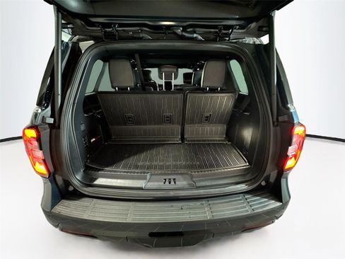 Used 2023 Ford Expedition Limited image 23