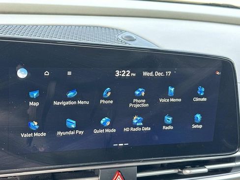 Used 2025 Hyundai Elantra SEL image 27